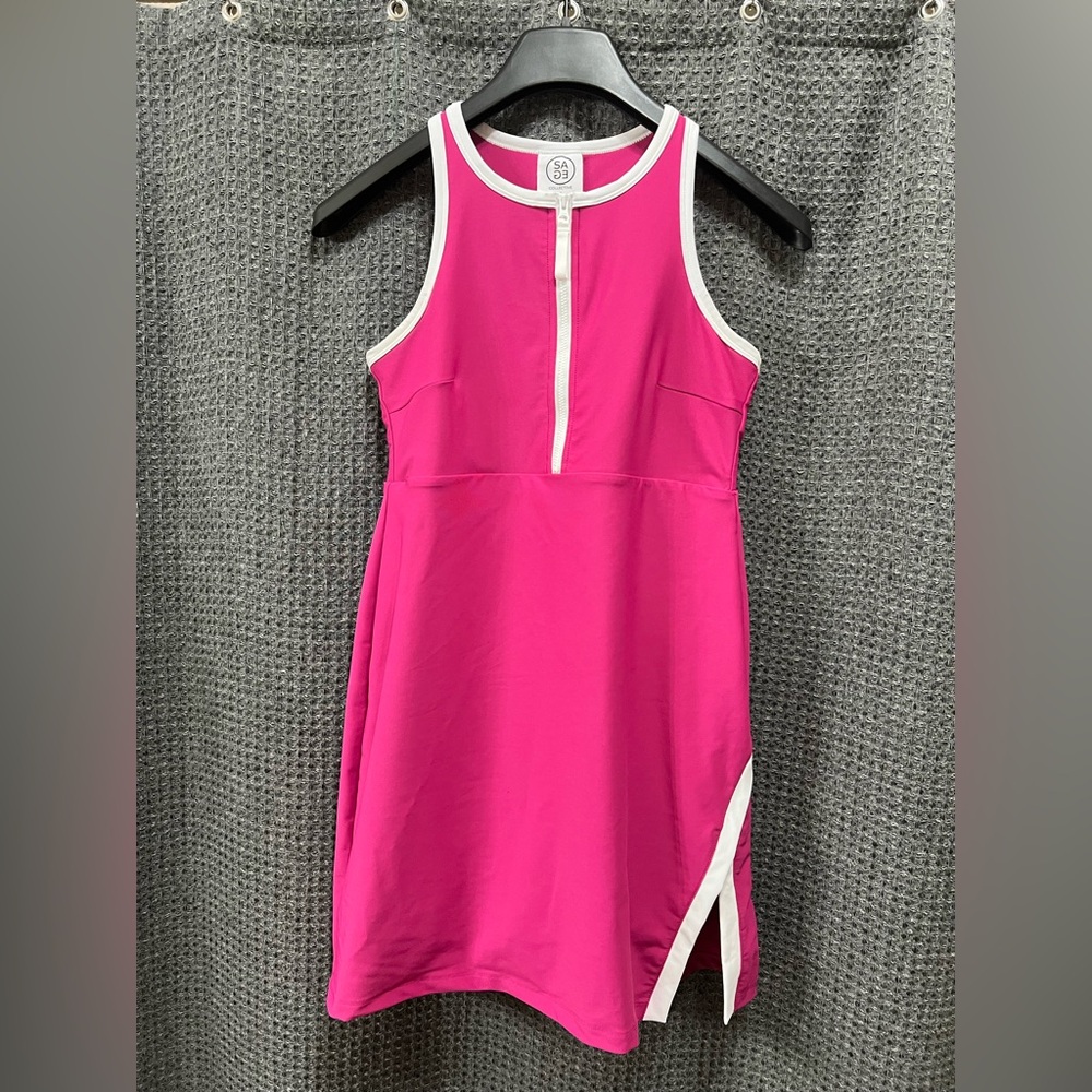 Sage Pink Athletic Tank Top with Racerback Design